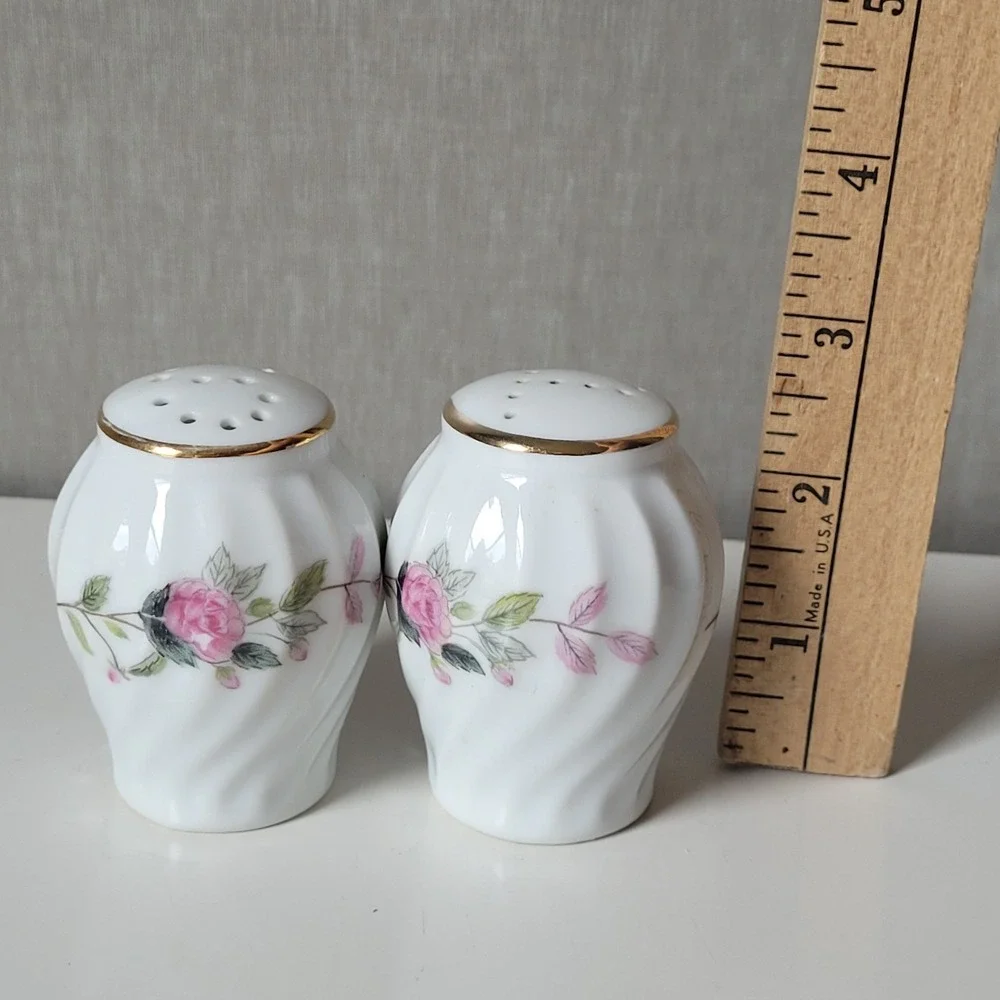 Creative Regency Rose Salt & Pepper‎ Shakers - Fine China Gold Trim - Japan